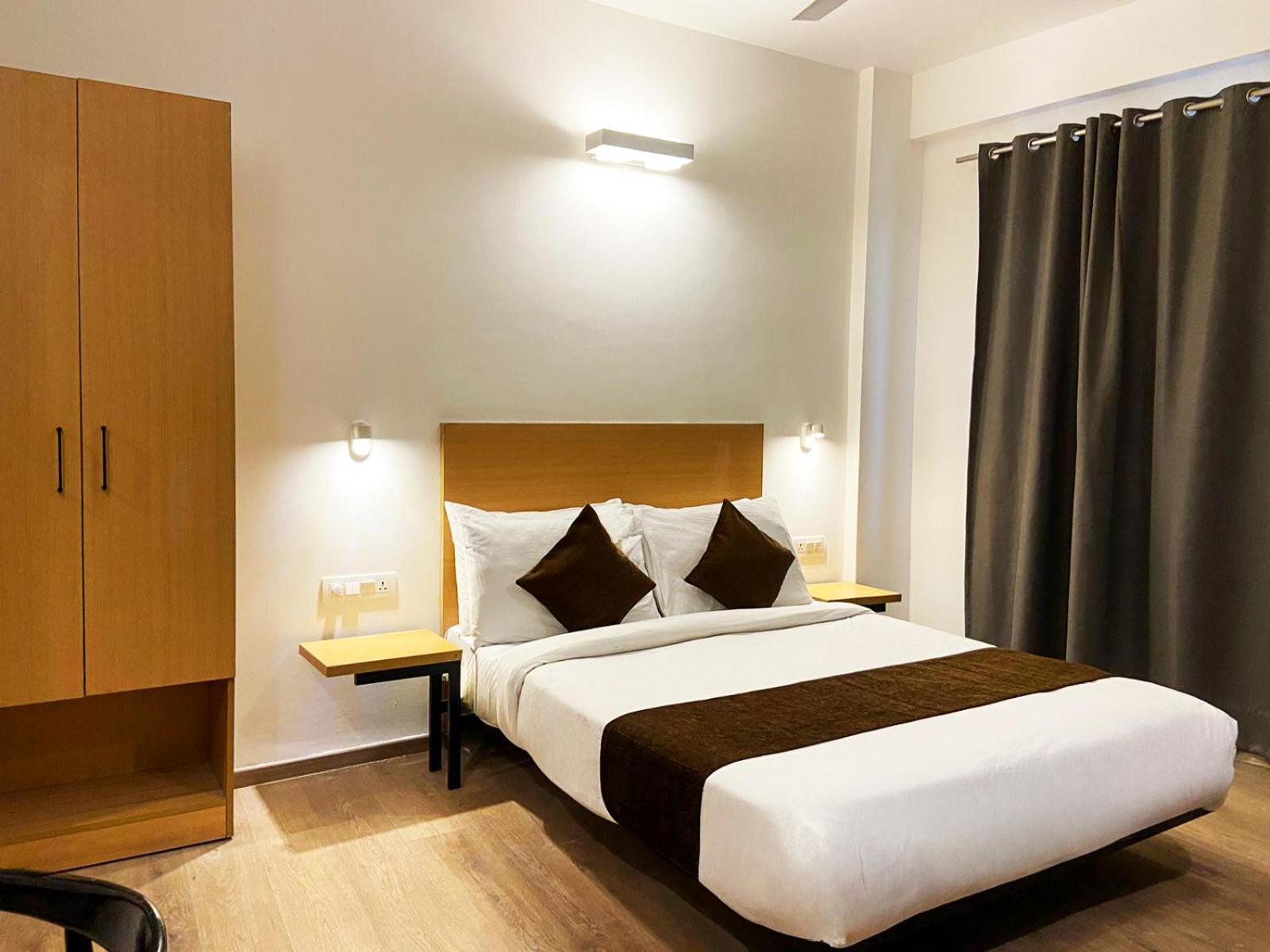 Hotel Crown Inn Faridabad Zewnętrze zdjęcie