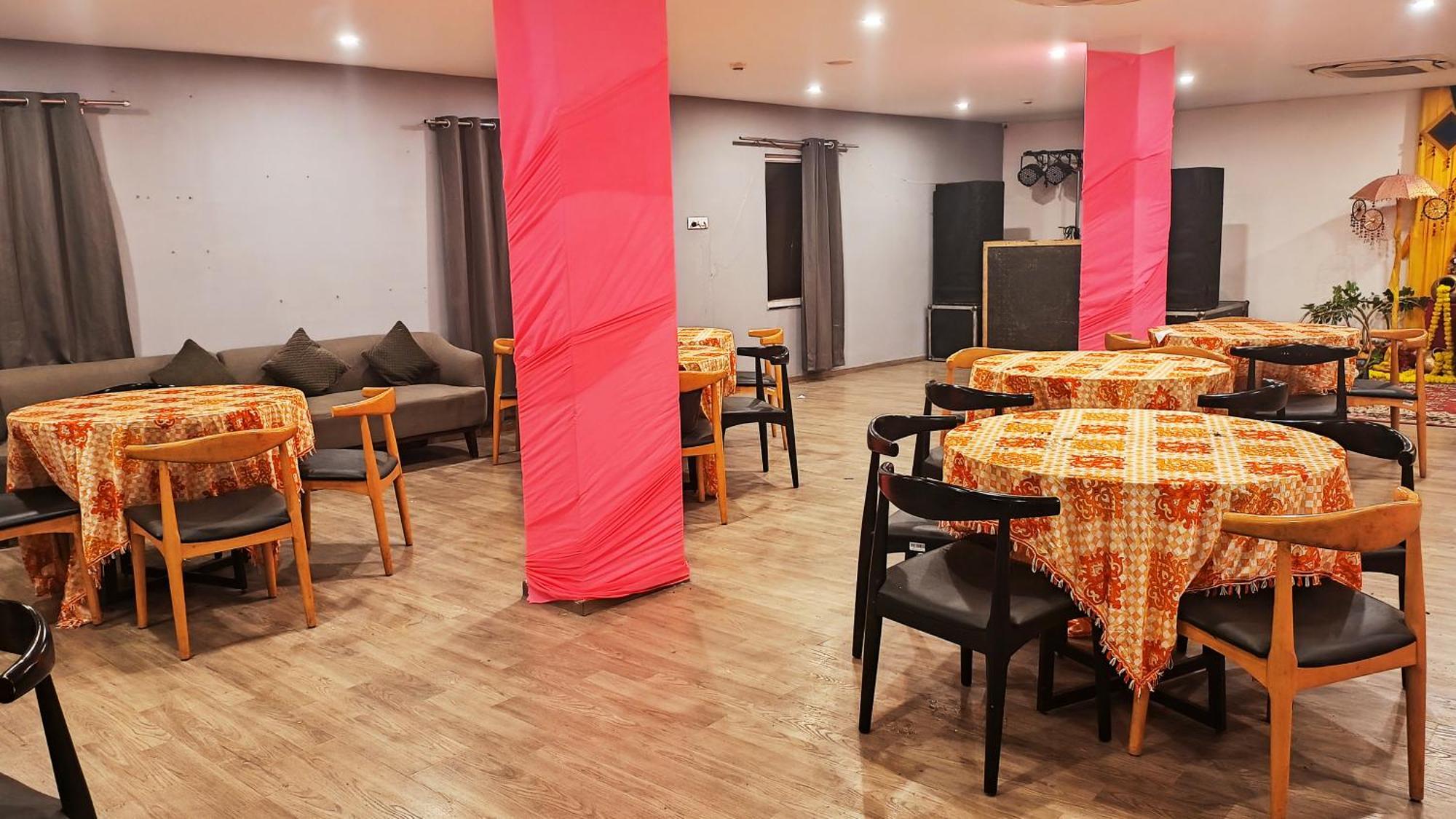 Hotel Crown Inn Faridabad Zewnętrze zdjęcie